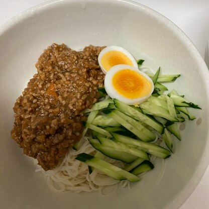 豆板醤抜き、甜麺醤→赤味噌、野菜増しな上に素麺ですが、とっても美味しかったです！4歳娘もたくさん食べてくれました♡